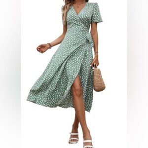 Chic Green And White Leaf Print Wrap Dress